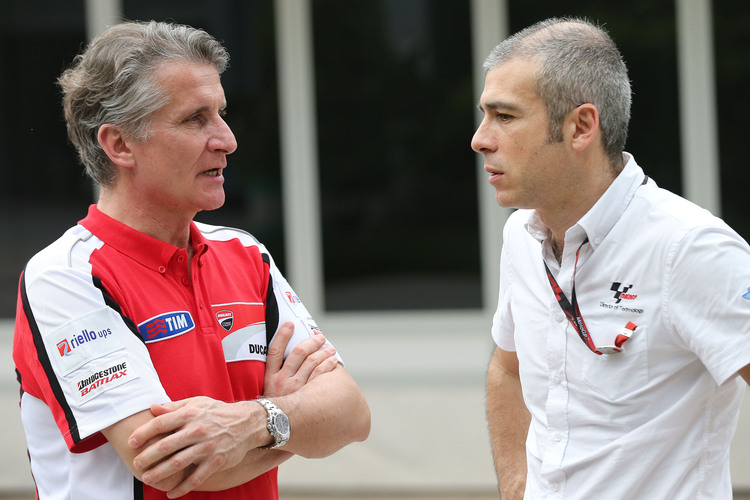 Ducati-Sportdirektor Paoli Ciabatti mit Corrado Cecchinelli, Director of Technology bei der Dorna