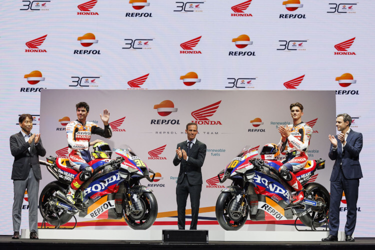 Am Dienstag in Madrid: Tetsuhiro Kuwata, Joan Mir, Alberto Puig, Luca Marini und Marcos Fraga, Brand-Direktor bei Repsol