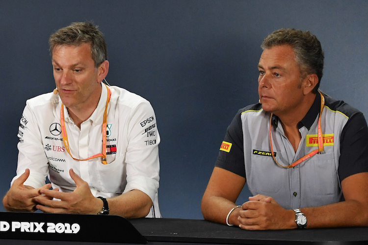 Mercedes-Technikchef James Allison und Pirelli-Rennleiter Mario Isola