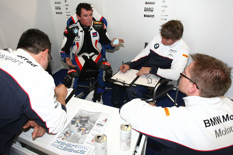 BMW-Team: SPEEDWEEK lesen und Speedway schauen