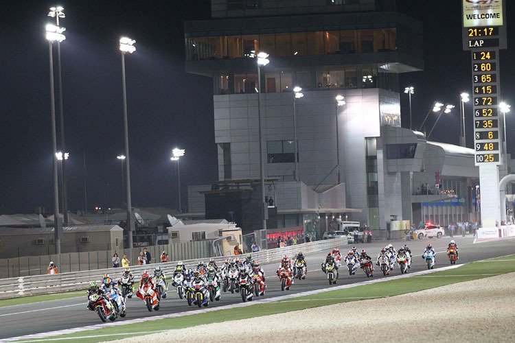 Katar (hier der Moto2-Start): Auch 2011 Saisonbeginn