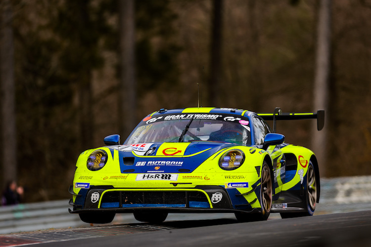 Der Rutronik Racing Porsche wird mit seinen knalligen Farben ins Auge stechen