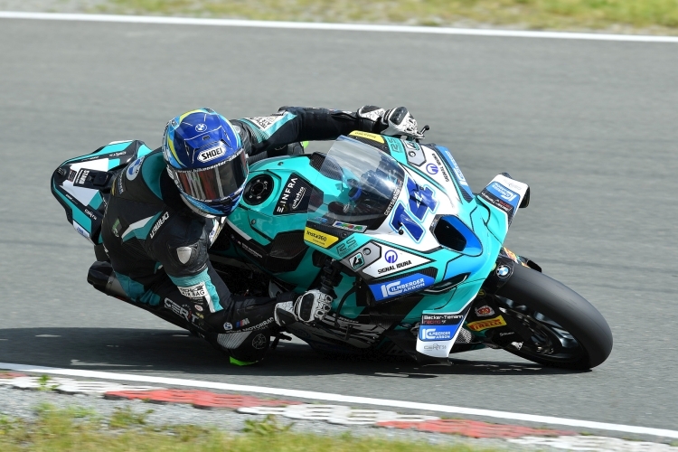 Schleiz-Der-Superbike-Freitag-J-hnig-Schnellster