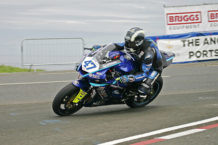 in weiterer Sieg für Richard Cooper (Supersport-Yamaha) beim North West 200