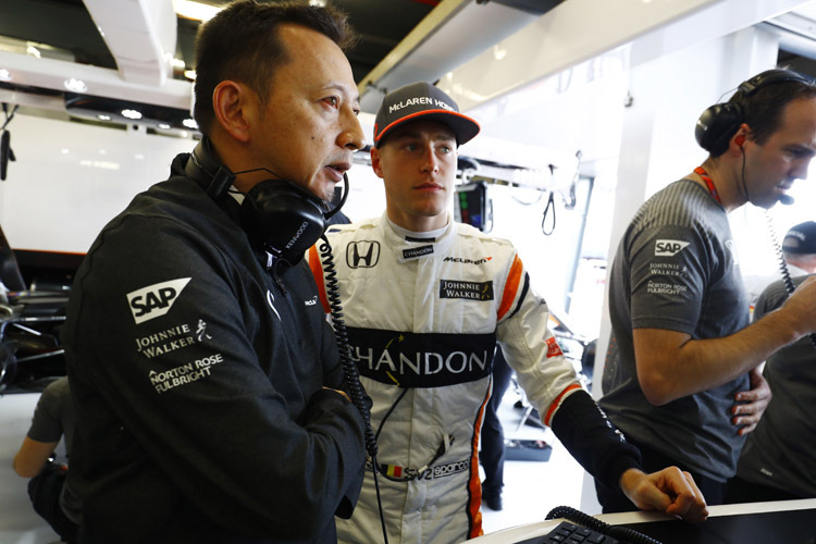 Honda-F1-Rennleiter Yusuke Hasegawa mit McLaren-Honda-Talent Stoffel Vandoorne