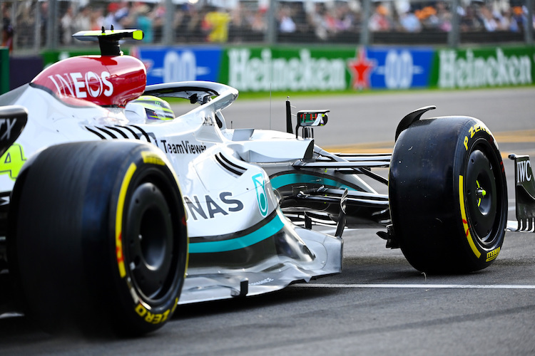 Gut zu erkennen: Die Kühlrippen am Silberpfeil von Lewis Hamilton
