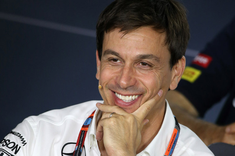 Mercedes-Motorsportdirektor Toto Wolff verteidigt Formel-1-Champion Lewis Hamilton