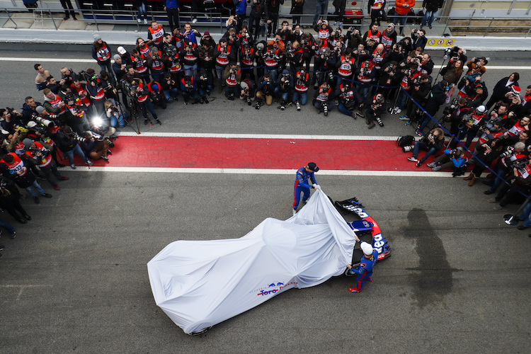 Im vergangenen Jahr enthüllte Toro Rosso das 2018er-Auto erst kurz vor dem Start der Testfahrten