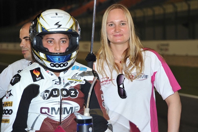 Beim Katar-GP war Nina Prinz (re.) Gridgirl für Rosell