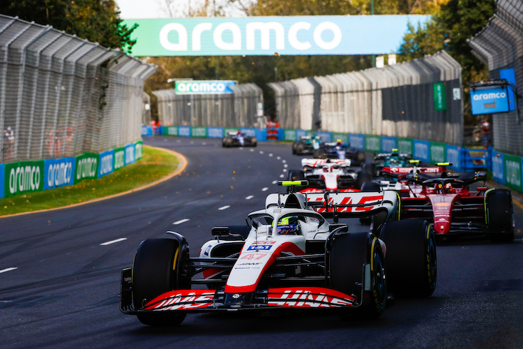 Haas vor Ferrari in Australien: Und das sollen zwei identische Autos sein?