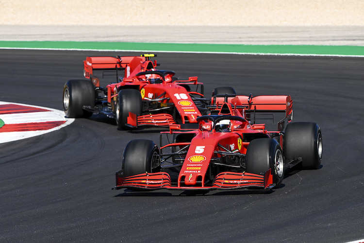 Sebastian Vettel vor Charles Leclerc