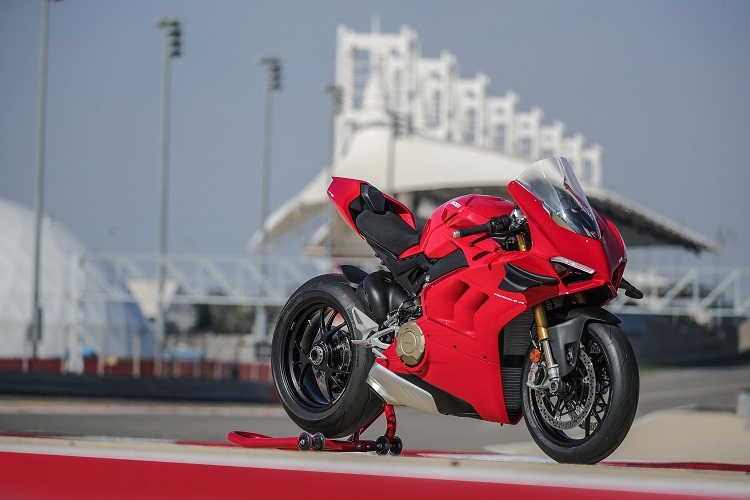Die Ducati Panigale V4S hatte ihre Fahrpremiere auf dem Losail Circuit in Doha