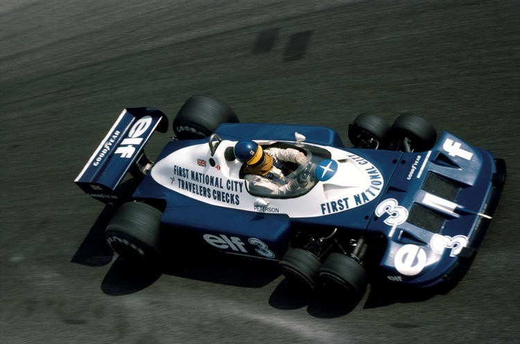 Der bekannteste Tyrrell: P34, hier mit Ronnie Peterson 77 in Monza