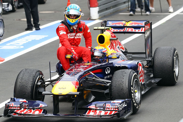 Hat Fernando Alonso schon einen Fuss in einem Auto von Red Bull Racing?