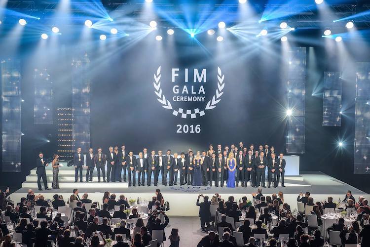 FIM Gala in Berlin: Alle Zweirad-Weltmeister auf einer Bühne
