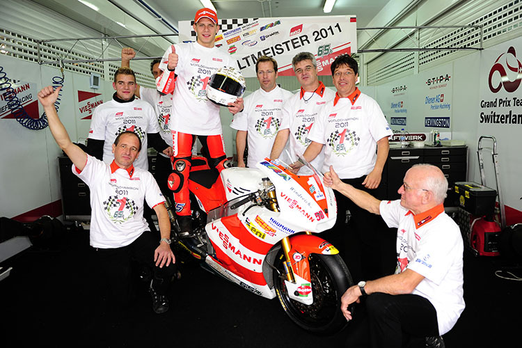 2011: Stefan Bradl und das Kiefer-Team feierten den Moto2-Titel