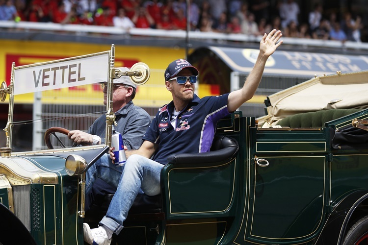 Sebastian Vettel bei der Fahrervorstellung