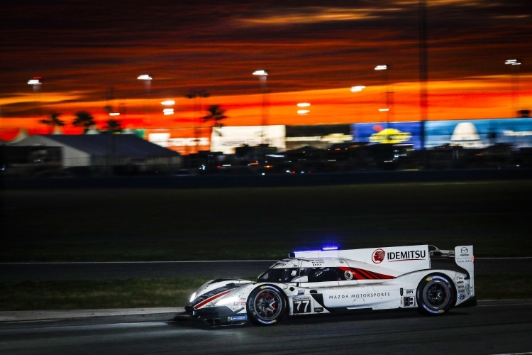 Mazda DPi vor toller Kulisse: Das Rennen in Daytona soll bis in die Dunkelheit gehen