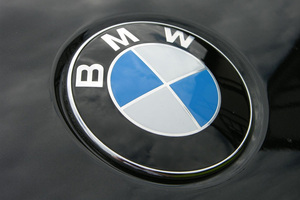 Die Marke BMW ist auch ohne MotoGP weltbekannt)