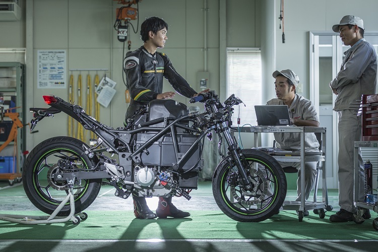 Kawasaki will sich als nachhaltiger Hersteller positionieren, unter anderem mit Elektromotorrädern, die derzeit entwickelt werden
