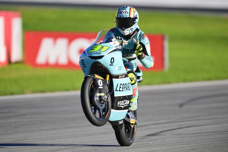 Valencia-Fernandez-feiert-Deb-tsieg-beim-Finale