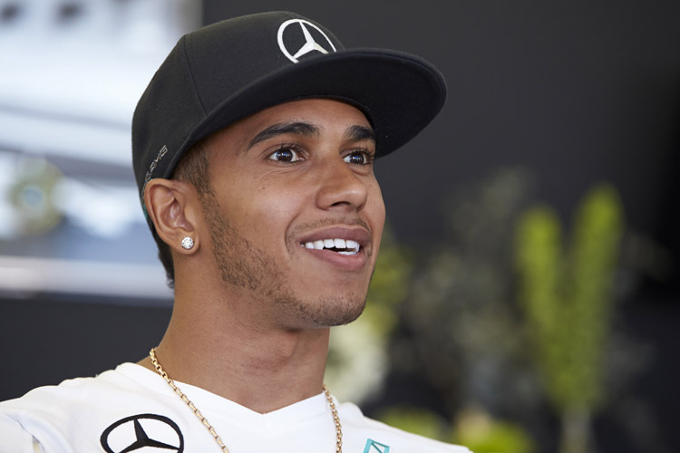 Mercedes-Ass Lewis Hamilton sicherte sich die erste Pole-Position der neuen Formel-1-Saison