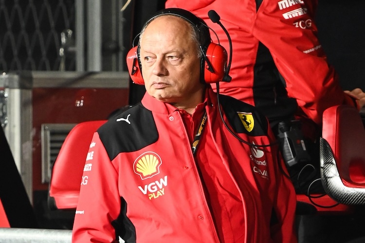 Ferrari-Teamchef Fred Vasseur fasst mit Blick auf 2023 zusammen: «Wir gingen gegen Ende mehr Risiken ein und waren aggressiver, und das hat sich gelohnt»