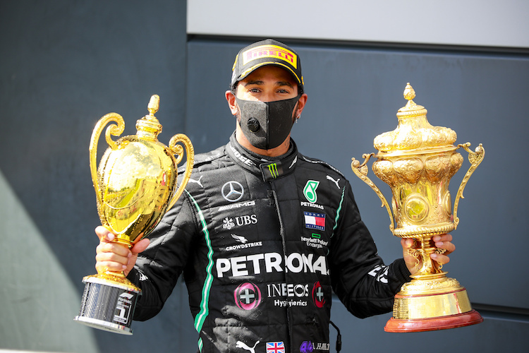 Lewis Hamilton sammelt fleissig Pokale