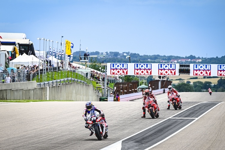 Miguel Oliveira im Kampf um den Sprint-Sieg am Sachsenring