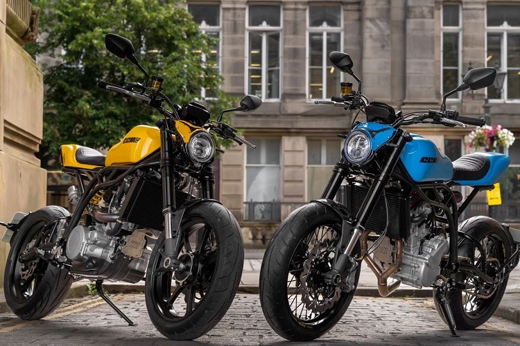 CCM Street Moto R (links) und Street Moto R