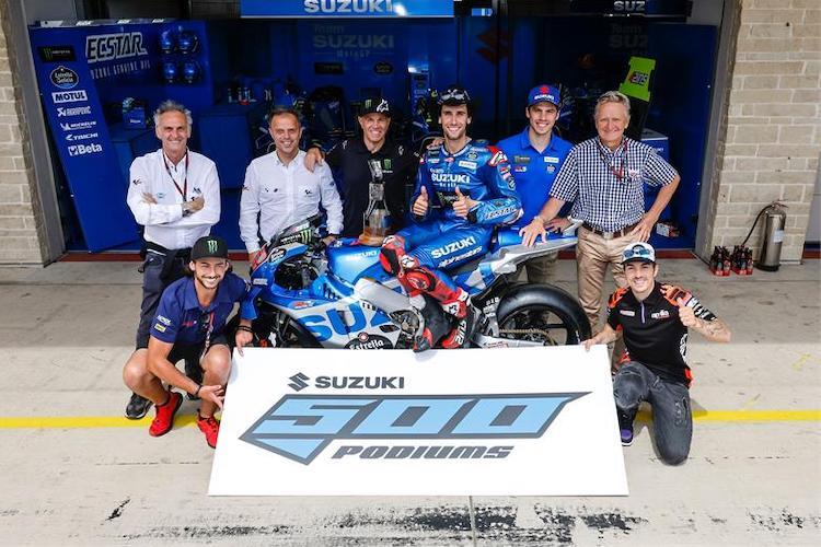 Suzuki feierte in Austin den 500. Podestplatz in der Motorrad-WM: Franco Uncini, John Hopkins, Loris Capirossi, Randy Mamola, Alex Rins, Joan Mir, Kevin Schwantz und Maverick Vinales (v.l.)