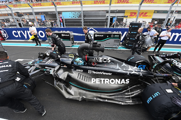 Das Mercedes-Team muss sich gedulden, bis das umfangreiche Upgrade getestet werden kann