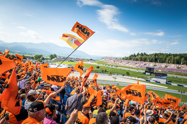 Die KTM-Tribüne in Spielberg