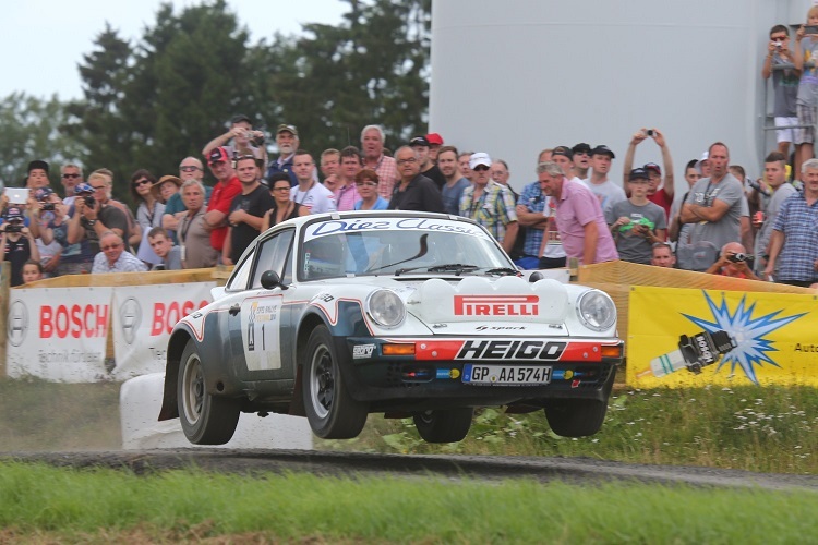 Walter Röhrl im Porsche 911