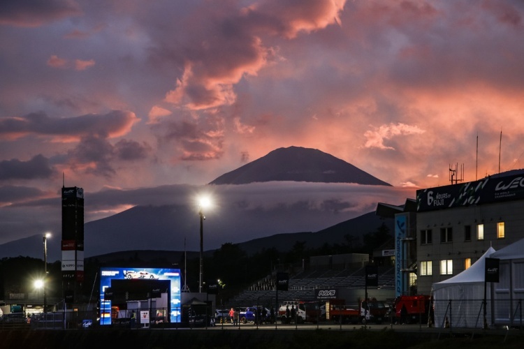 Tolle Stimmung: Das Fahrerlager der WEC und der Mount Fuji