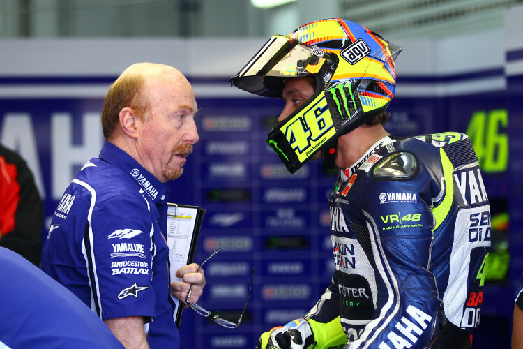 Neue Wege: Rossi mit seinem neuen Crewchief Galbusera (links)