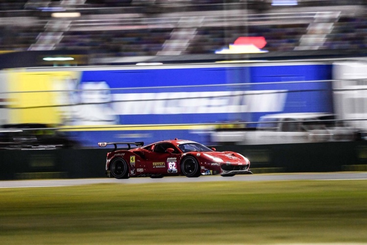 Führt die GTLM-Klasse bei den 24h von Daytona an: Der Ferrari 488 GTE