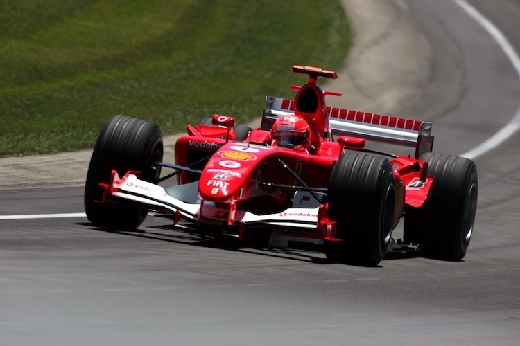Michael Schumacher in der überhöhten Indy-Kurve