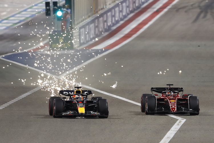 Max Verstappen und Charles Leclerc in Bahrain
