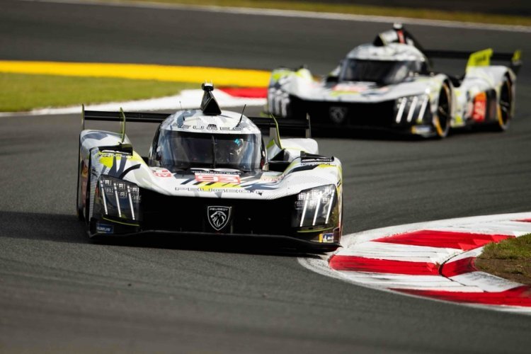 Die zwei Peugeot 9X8 kommen immer besser in Fahrt