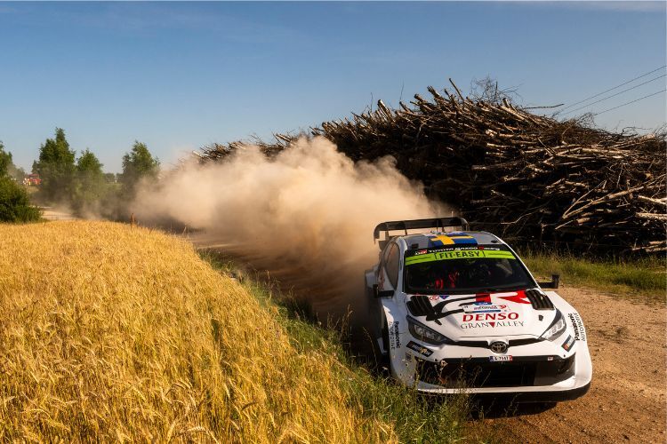 Beim vorderhand einmaligen Toyota-Rally1-Einsatz fuhr Solberg überlegen zum Sieg