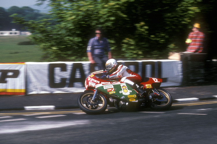 Mike Hailwood beim Comeback auf der Insel Man 1978 auf der Ducati 900 SS