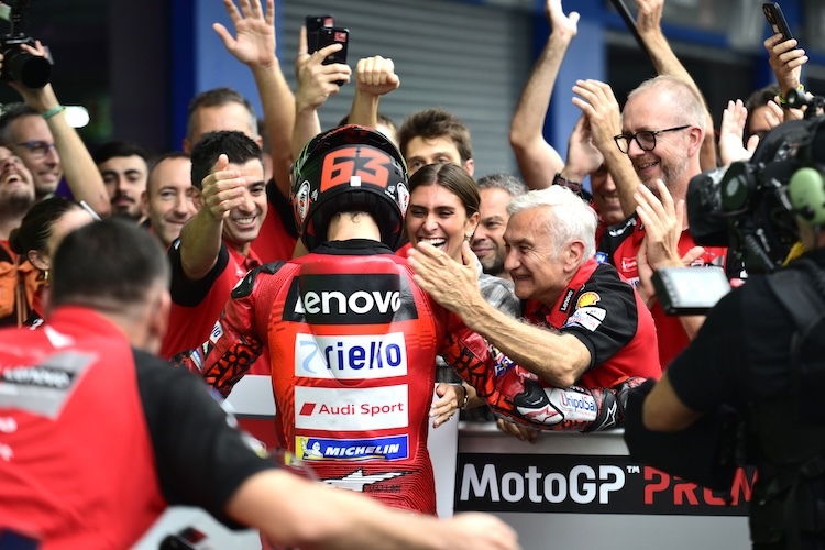 Francesco Bagnaia gewinnt das Rennen