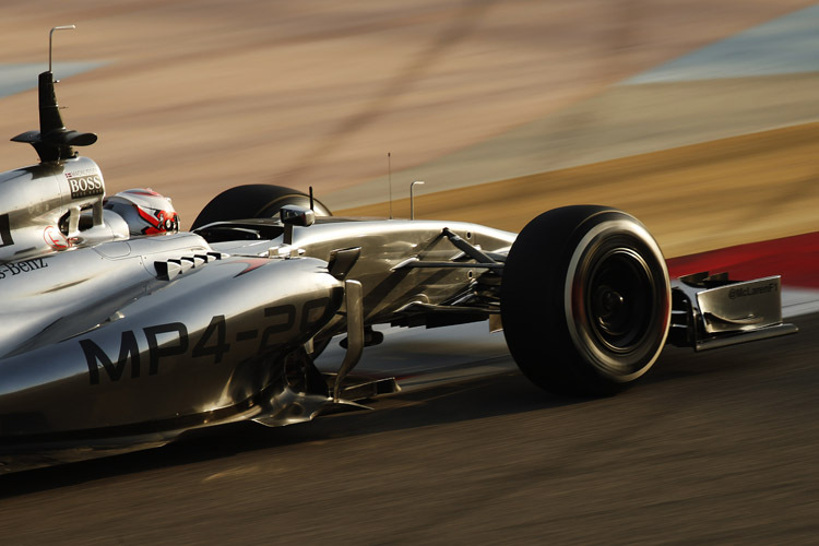 McLaren-Neuling Kevin Magnussen hat die Konkurrenz im Blick: «Mercedes und Williams haben heute sehr schnell ausgesehen»
