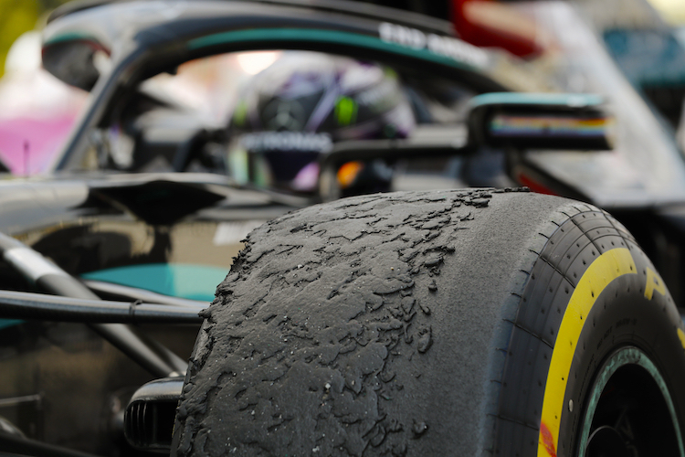 Ein Reifen von Lewis Hamilton in Spanien