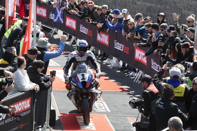 Toprak Razgatlioglu a remporté la première course de Superbike à Most