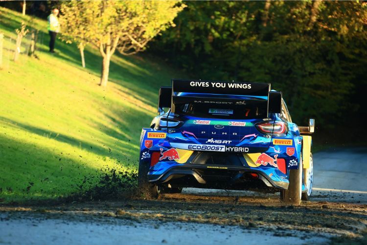 Mit Hybridantrieben und fossilfreiem Treibstoff stehen die WRC1-Boliden schon jetzt in Nachhaltigkeit als Vorbild