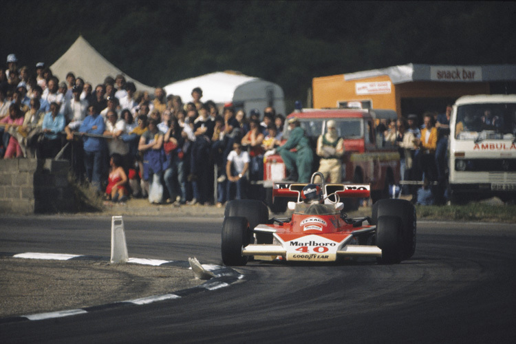 Erster Grand Prix:  Silverstone1977 im McLaren