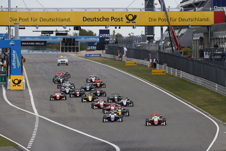 Formula European Masters: DTM-Test und Gaststart