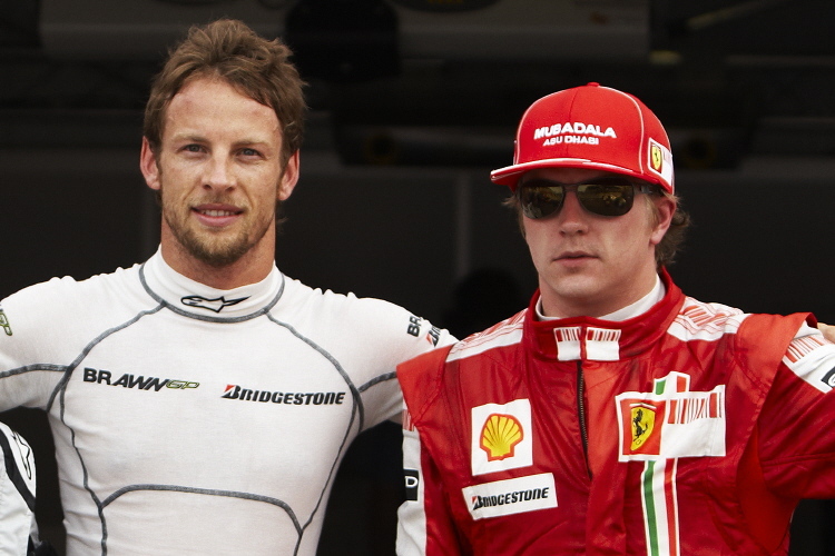 Räikkönen (re.) blieb nur Rang 2 hinter Button.